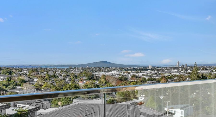  at 305/553C Glenfield Road , Glenfield, North Shore City, Auckland