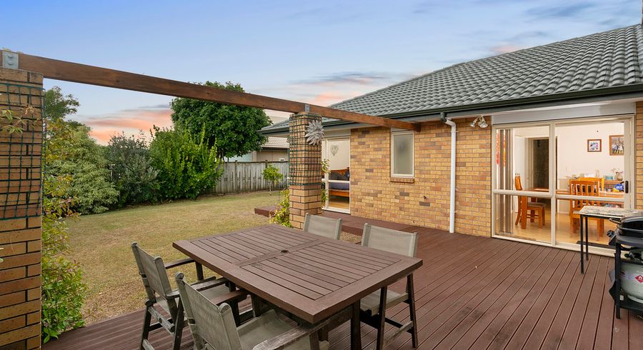  at 81 Summerland Drive, Henderson, Auckland