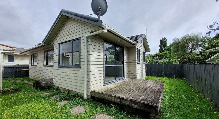  at 100B Cobham Crescent, Kelston, Waitakere City, Auckland