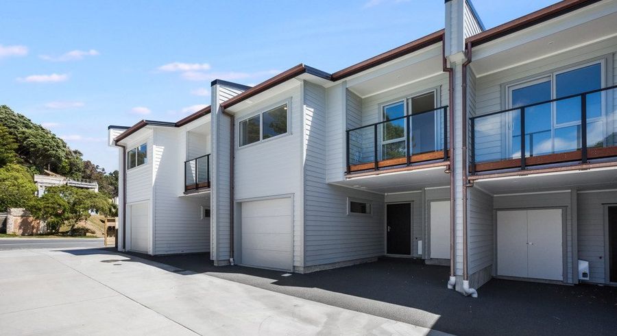  at 2/7 Grays Road, Plimmerton, Porirua