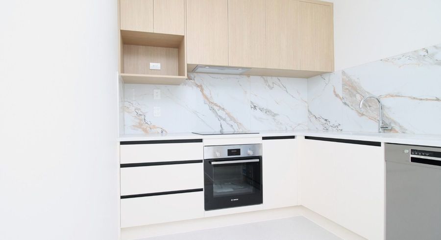  at 7E Spears Place, Botany Downs, Manukau City, Auckland