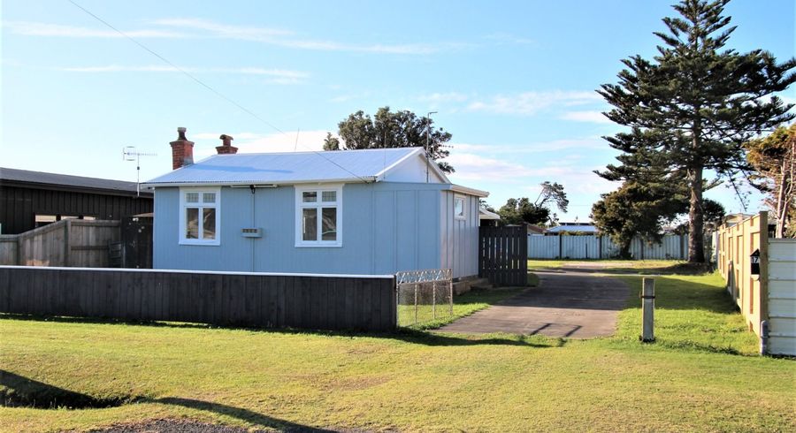  at 17 Shortt Street, Foxton Beach, Horowhenua, Manawatu / Whanganui