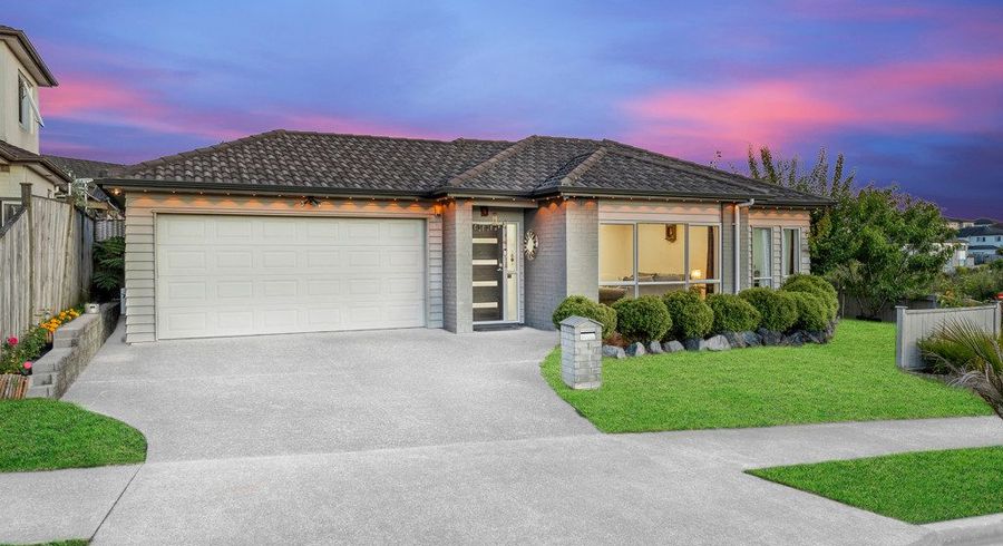  at 1 Stamford Crescent, Flat Bush, Auckland