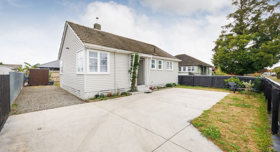  at 14 Humber Street, Roslyn, Palmerston North, Manawatu / Whanganui