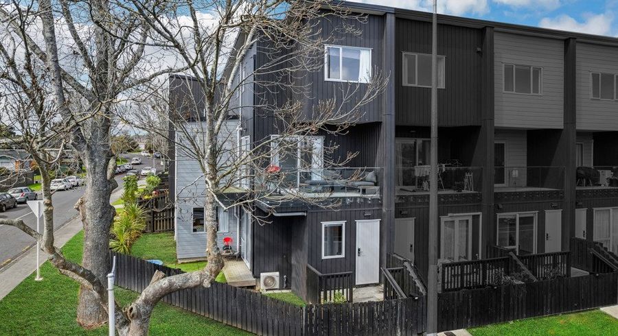  at 57E Edmonton Road, Henderson, Waitakere City, Auckland