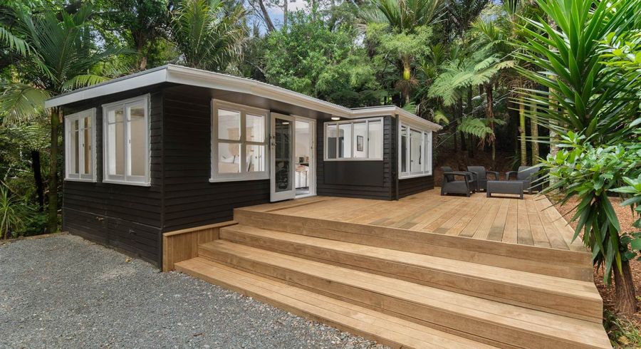  at 160 Laingholm Drive, Laingholm, Waitakere City, Auckland