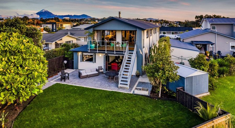  at 3 Baring Terrace, Strandon, New Plymouth