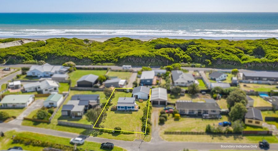  at 10 Mahuri Street, Himatangi Beach