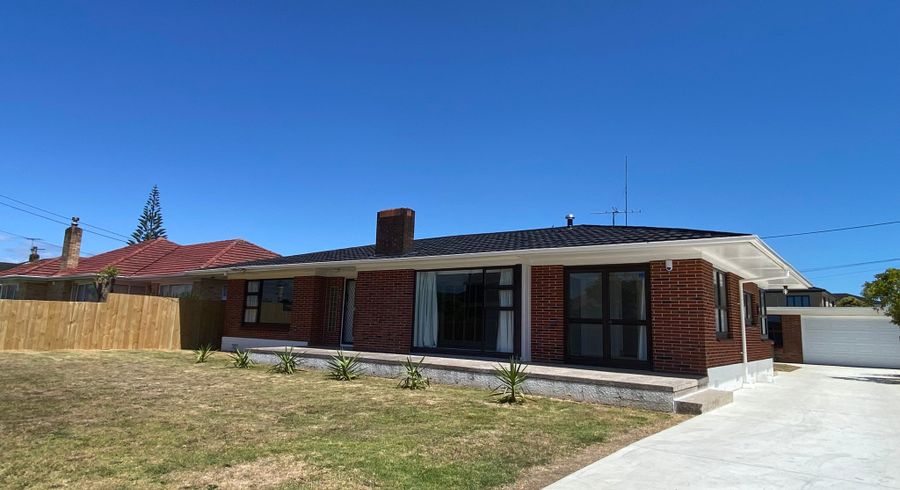  at 1 Buckingham Crescent, Manukau, Auckland