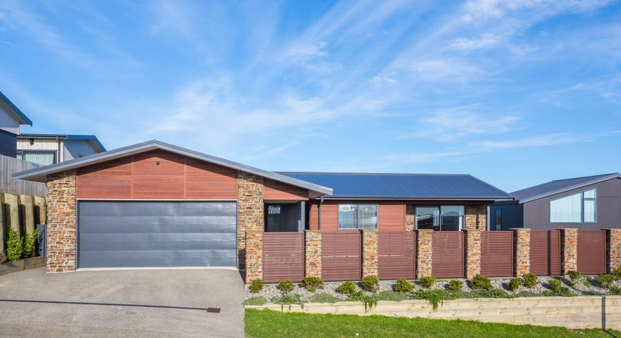  at 94 Cedarwood Street, Woodridge, Wellington