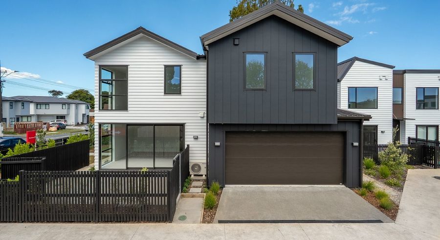  at 32 Swanson Road, Western Heights, Waitakere City, Auckland