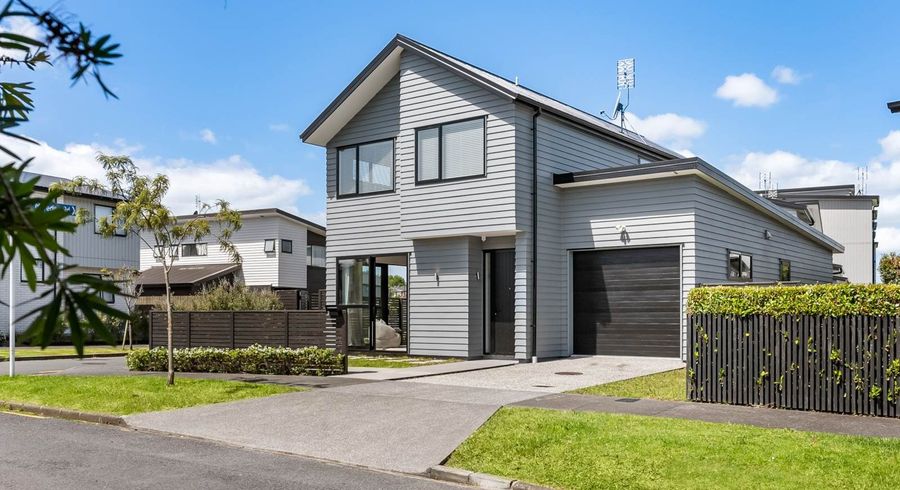  at 8 Kestrel Place, Wai O Taiki Bay, Auckland City, Auckland