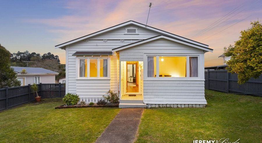  at 1/10 Woodglen Road, Glen Eden, Auckland
