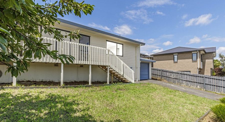  at 2/48 Barbados Drive, Unsworth Heights, Auckland