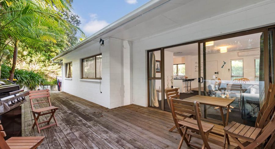  at 1/18 Teviot Place, Totara Vale, Auckland