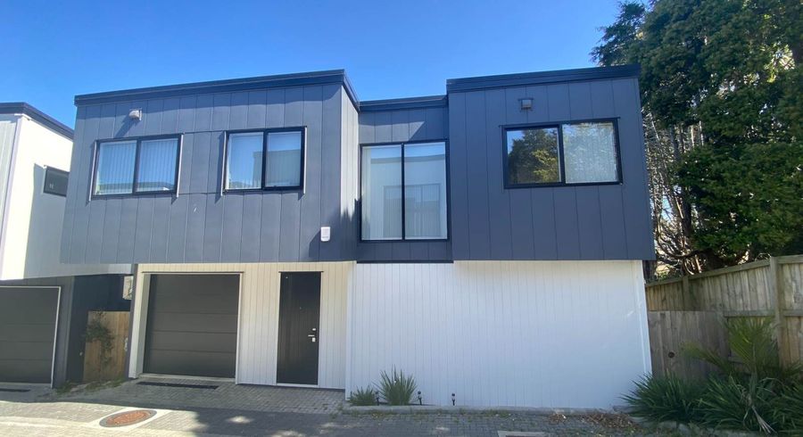  at 296D East Coast Road, Forrest Hill, North Shore City, Auckland