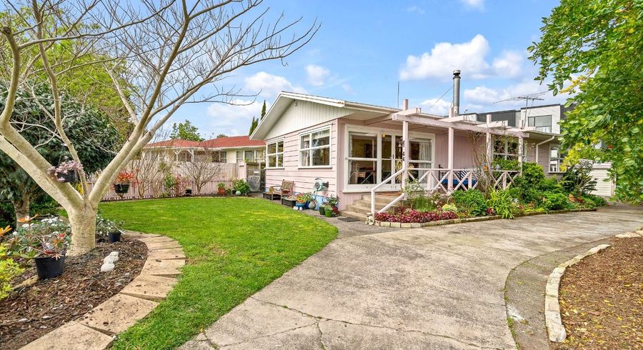  at 44 Te Kanawa Crescent, Henderson, Auckland