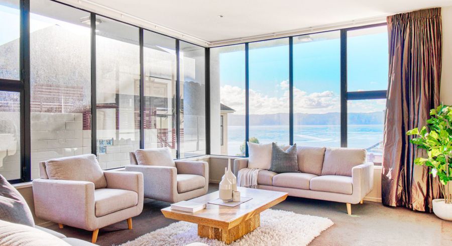  at 20 Countess Close, Maupuia, Wellington