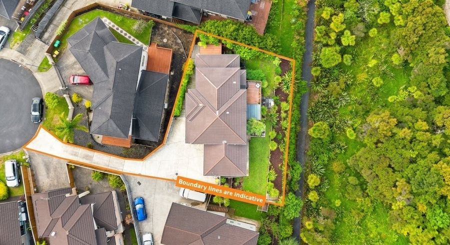  at 13 Stubbs Place, Fairview Heights, North Shore City, Auckland