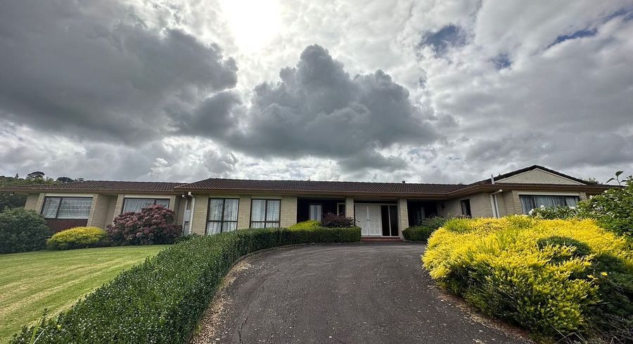  at 23 Gracechurch Drive, Flat Bush, Auckland
