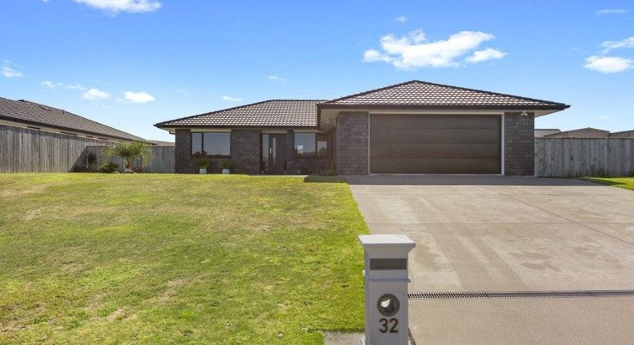  at 32 Honeyfield Drive, Whalers Gate, New Plymouth, Taranaki