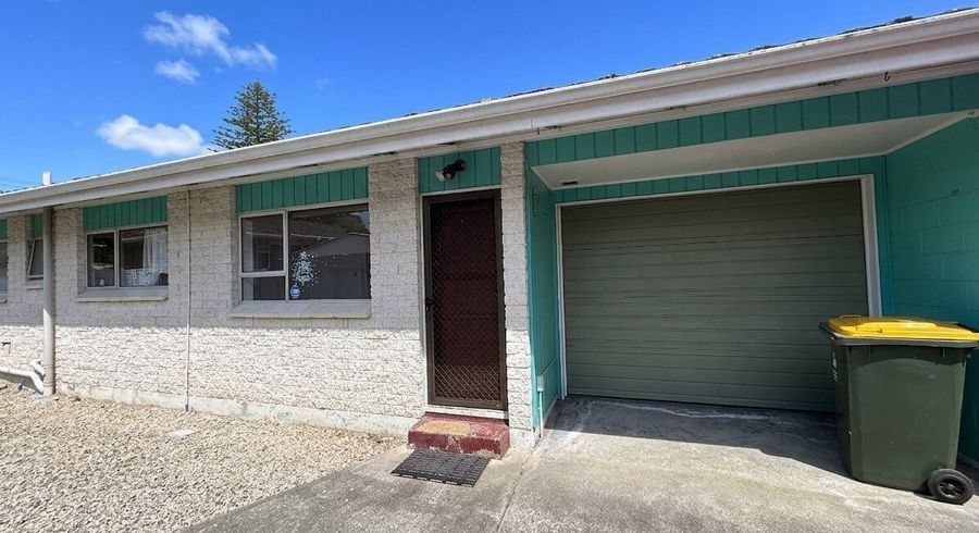  at 2/30 Gray Avenue, Mangere East, Manukau City, Auckland