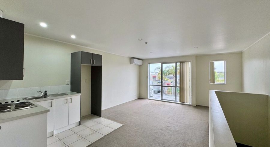  at 21/15 Bishop Lenihan Place, East Tamaki, Manukau City, Auckland