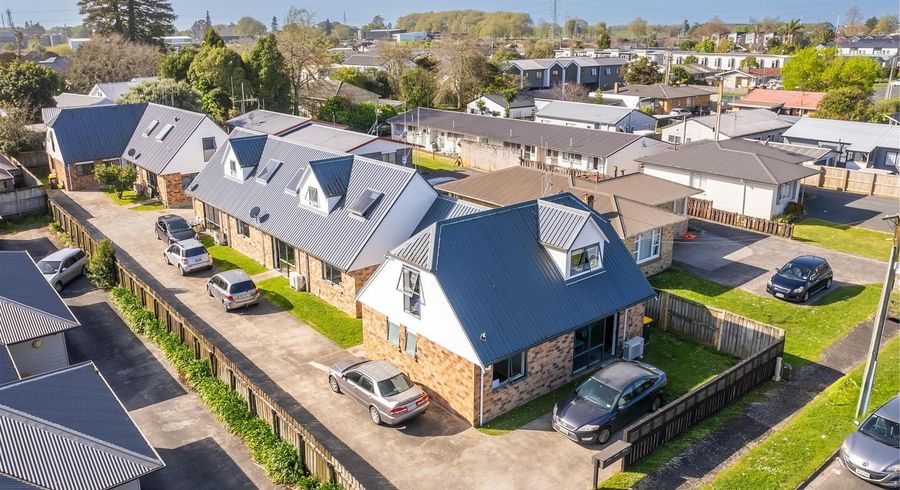  at 8 Inverness Avenue, Hamilton East, Hamilton
