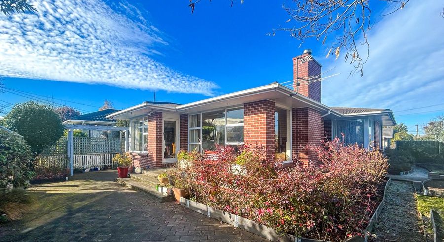  at 32 Greendale Ave, Avonhead, Christchurch City, Canterbury