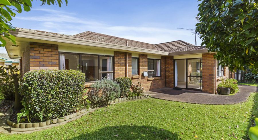  at 2/5 Golflands Drive, Golflands, Manukau City, Auckland