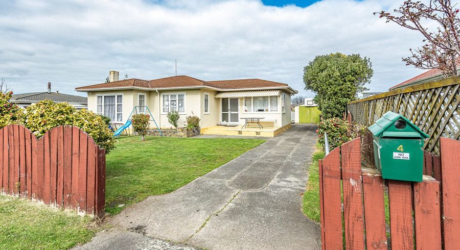  at 4 Tongariro Street, Castlecliff, Whanganui