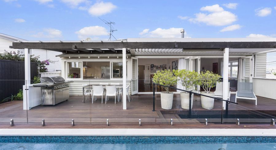  at 27 Oban Road, Westmere, Auckland