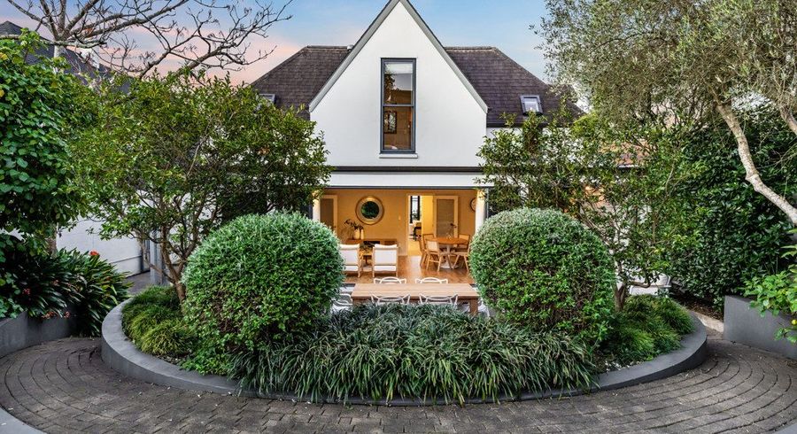  at 15 Mamie Street, Remuera, Auckland