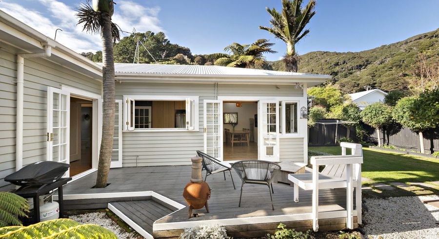  at 3 Ngaio Street, Eastbourne, Lower Hutt, Wellington