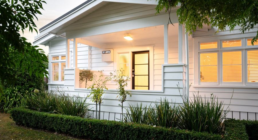 at 28 Bond Street, Hamilton East, Hamilton