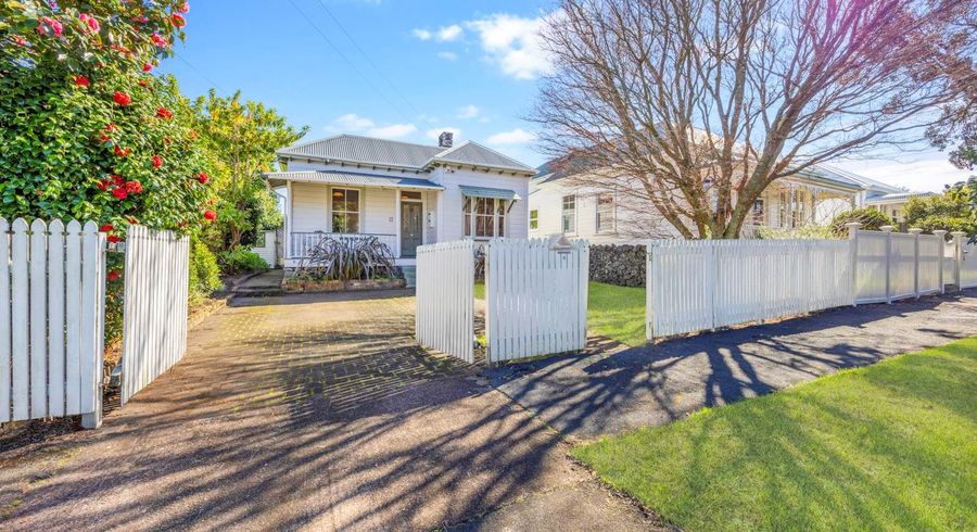 at 4 Kawaka Street, Mount Eden, Auckland City, Auckland