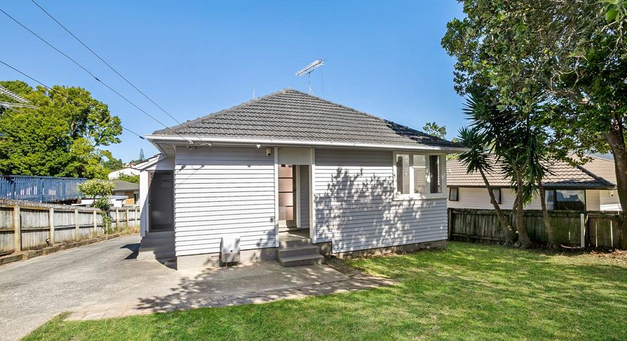  at 9 Albrecht Avenue, Mount Roskill, Auckland