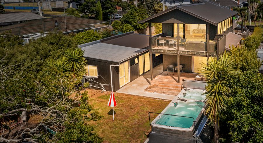  at 18 House Avenue, Mangere Bridge, Auckland