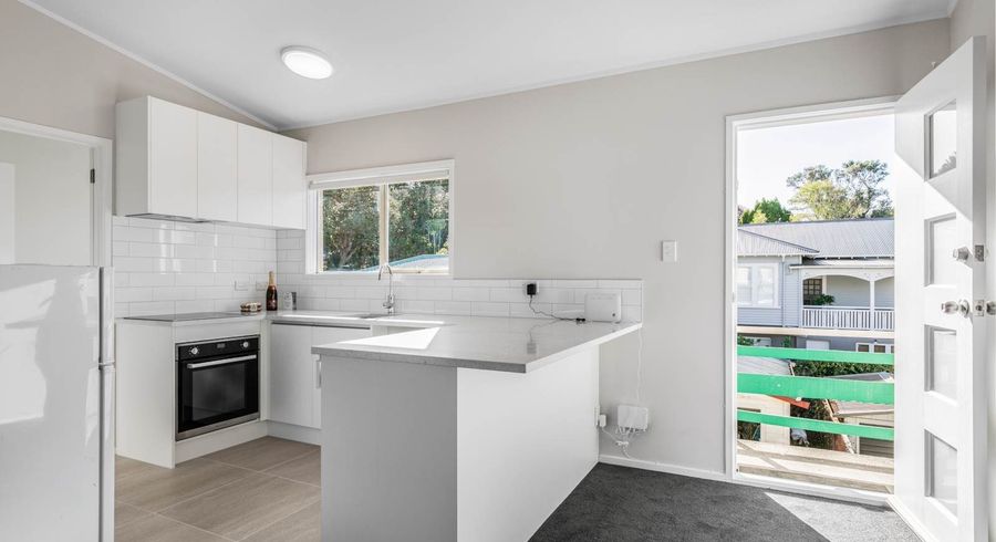  at 4/23 Fairview Road, Mount Eden, Auckland City, Auckland