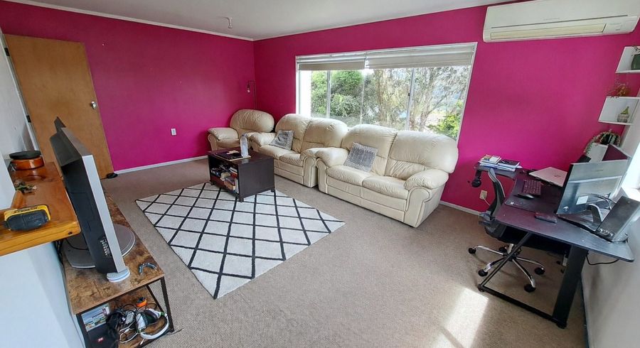  at 33 Omega Street, Newlands, Wellington, Wellington