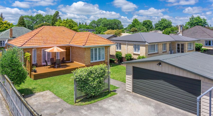  at 228 Fox Street, Hamilton East, Hamilton