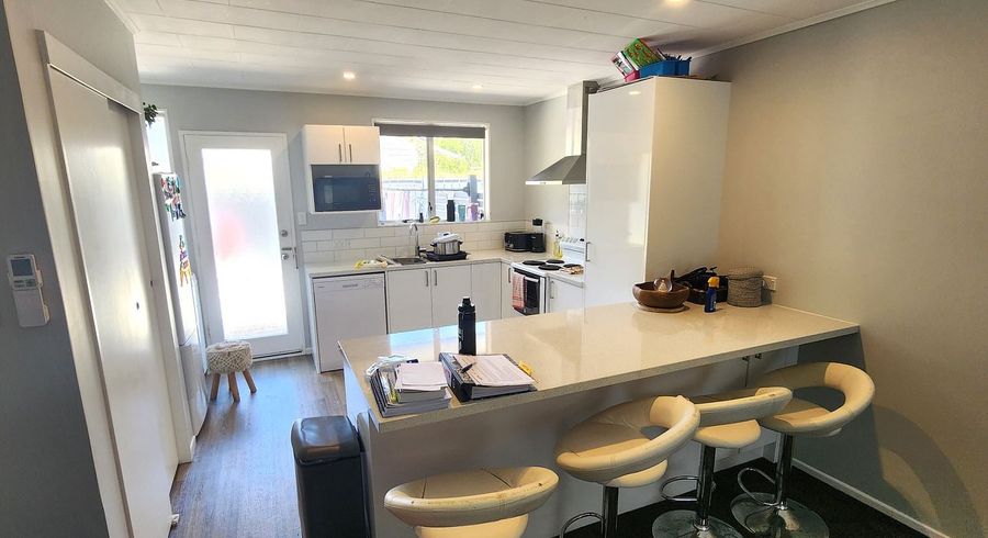  at 80C Airlie Road, Plimmerton, Porirua, Wellington