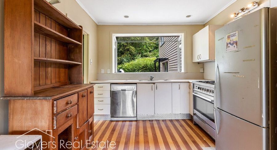  at 5 Brownie Road, Laingholm, Auckland