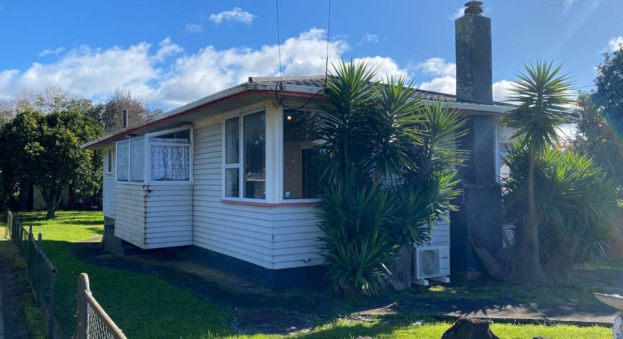  at 9 Sutton Avenue, Mangere East, Auckland