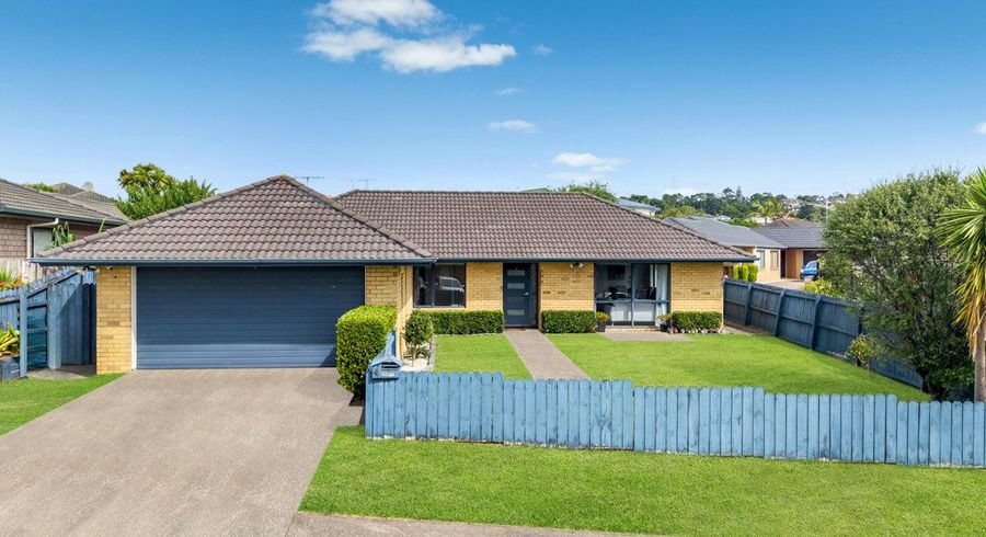 at 4 Bokeen Lane, Flat Bush, Auckland