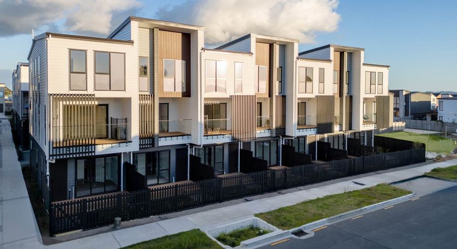  at 7/10 Scott Road, Hobsonville, Waitakere City, Auckland