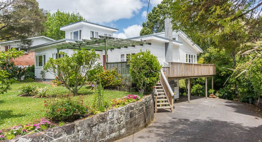  at 8 Tawini Road, Titirangi, Auckland