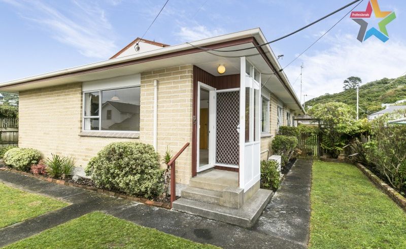  at 2/35 Parkvale Road, Karori, Wellington