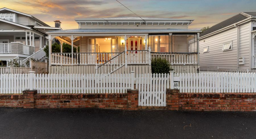  at 1/16 Richmond Avenue, Northcote Point, Auckland