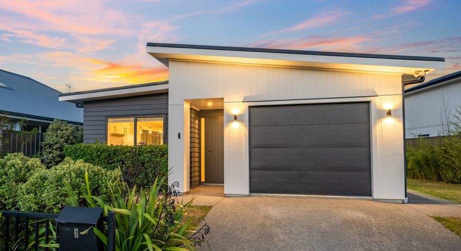  at 6 Pateke Drive, Kenepuru, Porirua